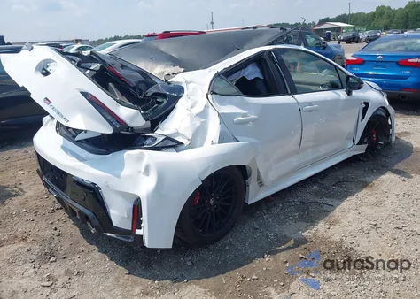 2025 Toyota Gr Corolla Premium Plus z USA, uszkodzony, nr VIN JTNABAAE6SA019823